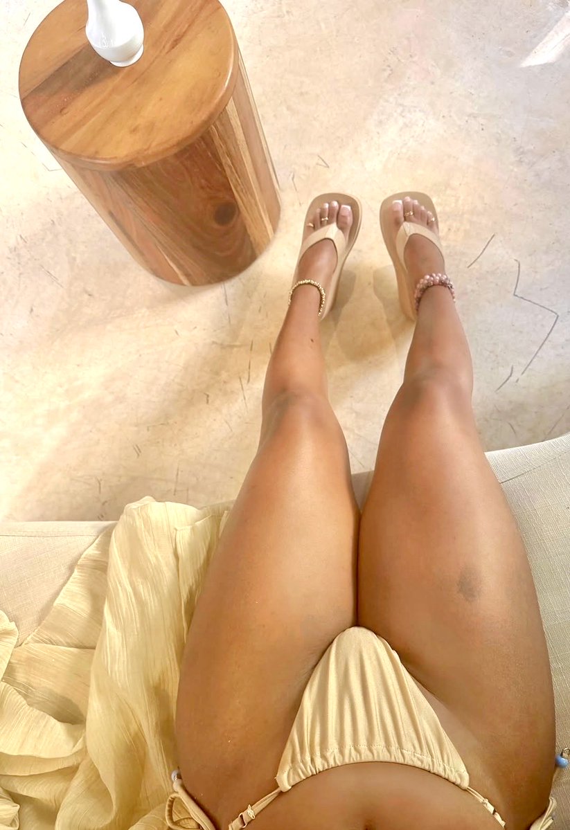 Lolabrookelover's tweet image. Lola Brooke enjoying her vacation 🌴 
looking 👀 90’s fine🥂
#Invest