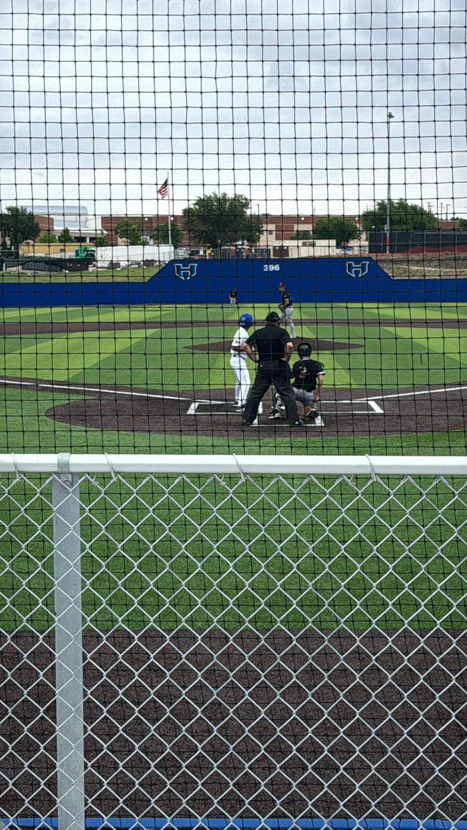 CoachShy32's tweet photo. Out supporting our Hebron Baseball Team. 🗣️LET’S GOOOOO HAWKS!!! #HPND⚾️ https://t.co/JN2RtS8k6E
