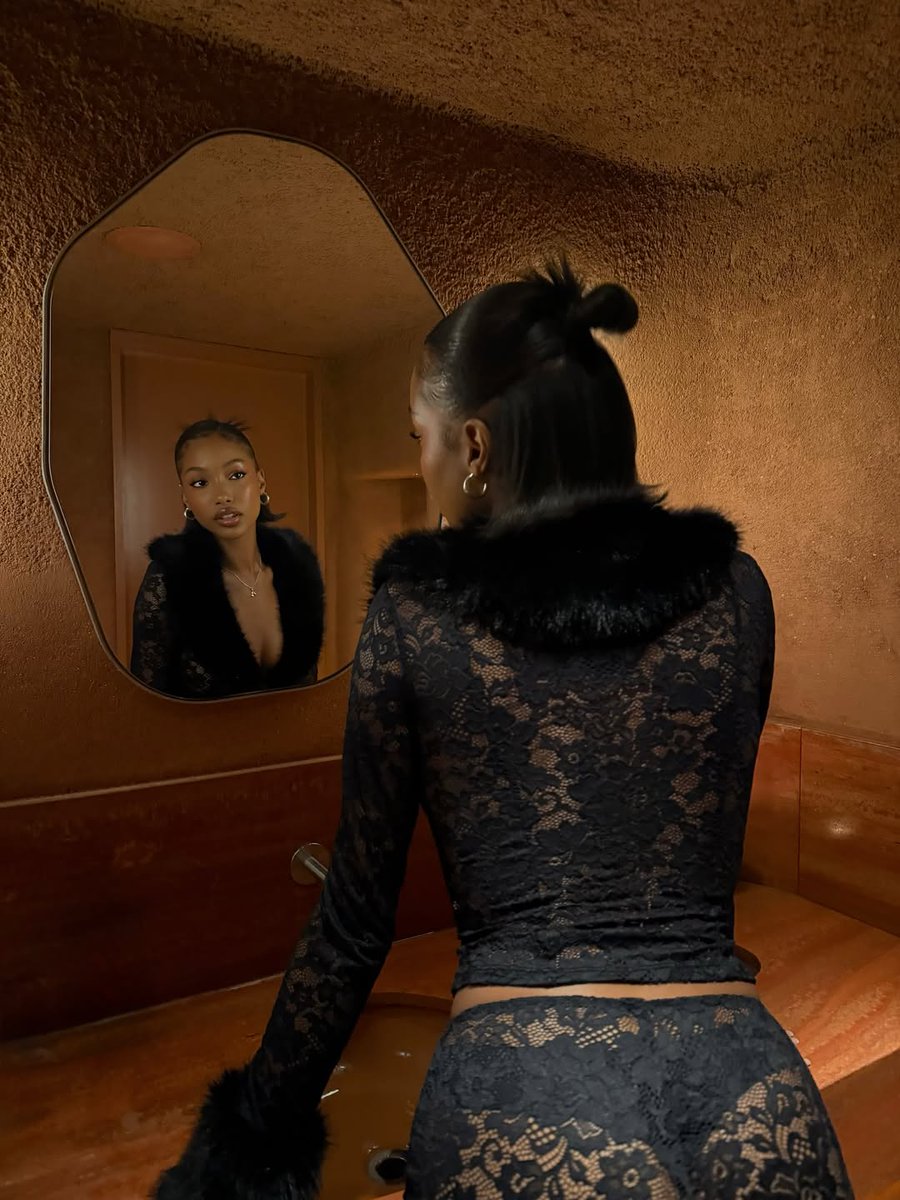 𝐂𝐡𝐚𝐫𝐥𝐨𝐭𝐭𝐞 tweet media