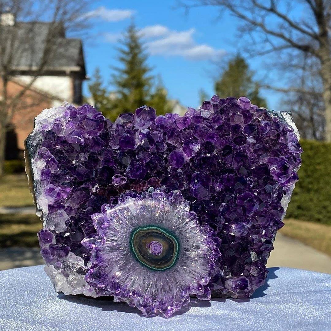 GeologyWonders1's tweet image. This Astonishing Uruguayan Amethyst with Polished Stalactite Flower...Nature is Unbelievable.

📷 Michigan Rocks &amp;amp; Minerals

#minerals #geology