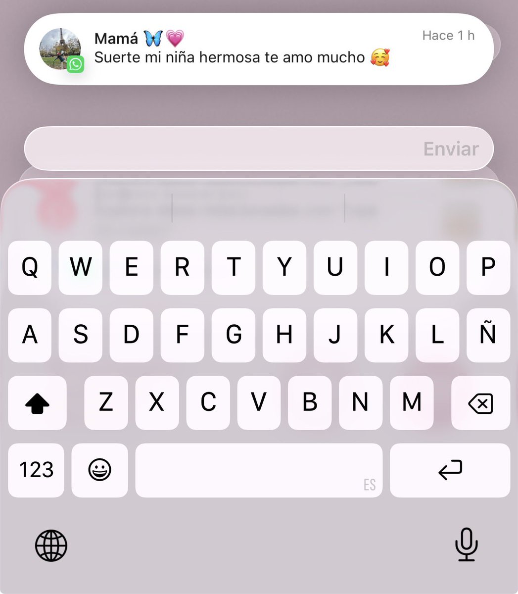 rollo de sushi 🍣 tweet media