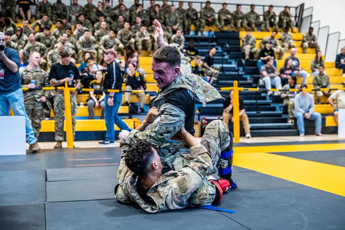 MCoEFortBenning's tweet image. 🚨 #LacerdaCup2026 
𝐂𝐨𝐧𝐠𝐫𝐚𝐭𝐮𝐥𝐚𝐭𝐢𝐨𝐧𝐬 𝐭𝐨 𝐭𝐡𝐞 𝐭𝐞𝐚𝐦 𝐟𝐫𝐨𝐦 𝐭𝐡𝐞 𝟏𝟎𝟏𝐬𝐭 𝐀𝐢𝐫𝐛𝐨𝐫𝐧𝐞 𝐃𝐢𝐯𝐢𝐬𝐢𝐨𝐧 for winning the championship trophy 🏆.
.
.
.
📸 See the hits here: 🔗 fortbenning.smugmug.com/Ceremonies-and…