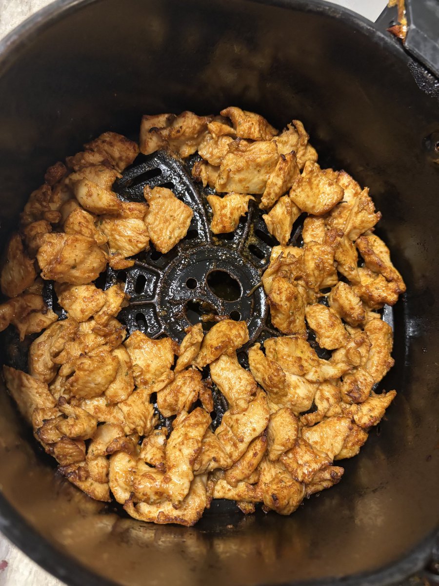 My 5 Go-To Protein Sources

1. Ground Beef
2. Greek Yogurt
3. Eggs
4. Grilled/Air Fried Chicken
5. Egg White Protein Powder