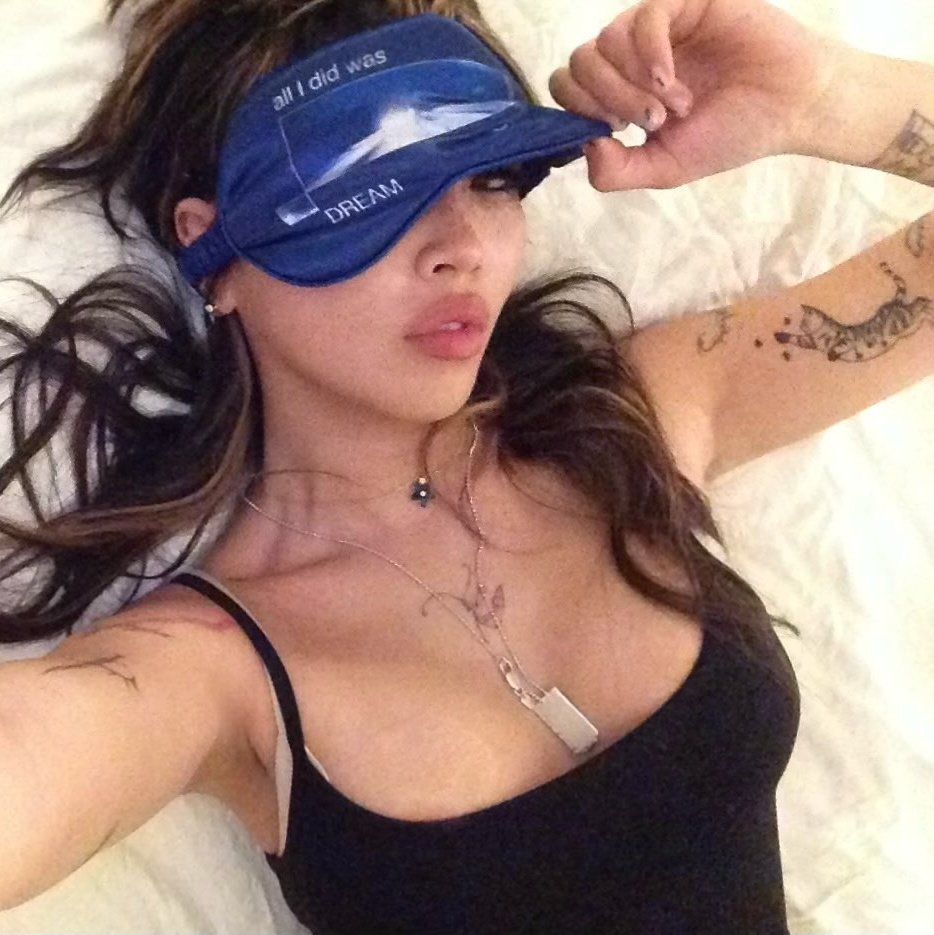 beabadoobee core tweet media