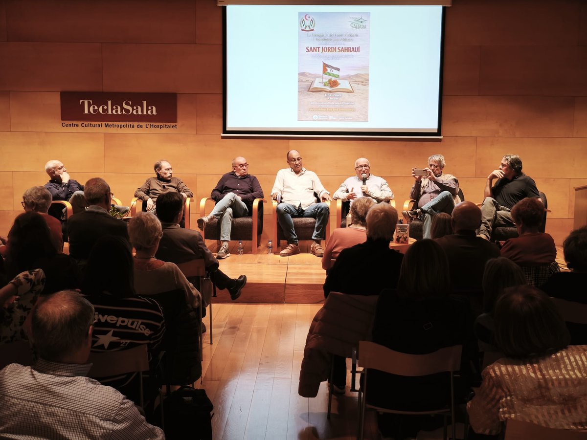 Aquest dimarts, hem celebrat un Sant Jordi Sahrauí amb <a href="/Polisario_Cat/">Front Polisario Catalunya</a> i autors que han escrit sobre el #Sàhara.
Hi ha hagut debat sobre la situació històrica i actual del #SaharaOccidental