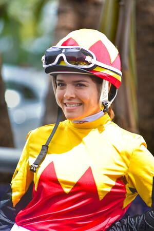 #Hipismo | La jocketa venezolana Johanis Aranguren arrasó este martes en Fairmount Park, en Illinois, Estados Unidos. 🔥🏇🇺🇸🇻🇪

➡️5 montas: 4 victorias y 1 segundo. 🏆

¡Récord...primera jocketa nativa en ganar 4 carreras en una tarde en EE.UU.!👏👏

Foto: <a href="/AntelizJr/">Gonzalo Anteliz Jr</a> 🤝