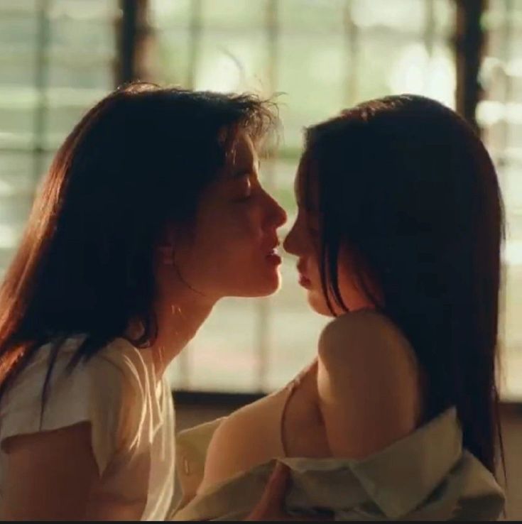 amy 🇪🇸🌹 jiu's bodyguard tweet media