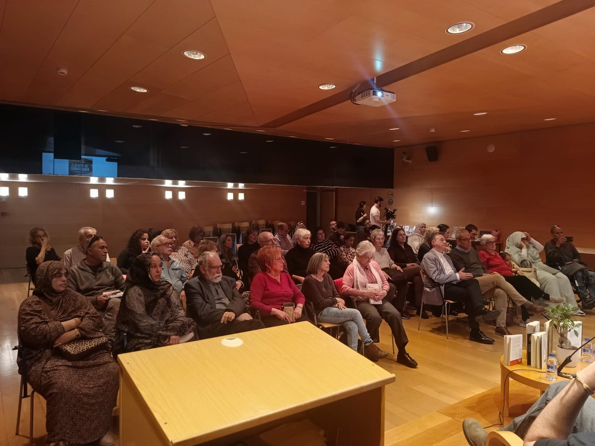 Hem conegut la <a href="/mahayouba/">mahayouba mohamed</a> Mohamed Salem, autora de "Tella. En busca del caramelo", i la Fatu Had Ahmed i el seu manuscrit "Fets reals i somriures sahrauís", escrito en àrab i hassania.