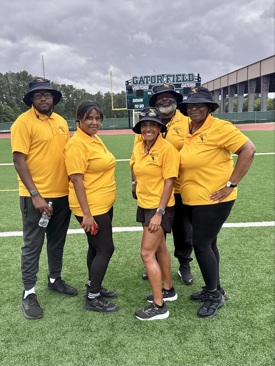 JessCorrickCAPE's tweet photo. Couldn’t do this without my incredible support staff 💛

Came up short on advancing, but so proud of this team and the fight they showed. Already looking ahead to rebuilding and coming back stronger.

#UnifiedTrack #ProudCoach https://t.co/GklOqyBDWN