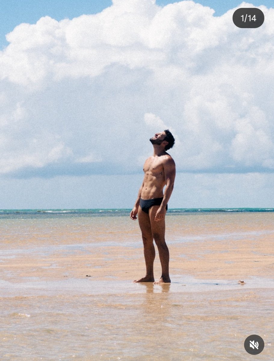 Actor brasileño Bruno Fagundes 🩲
#underwear #actor #famoso #brasil