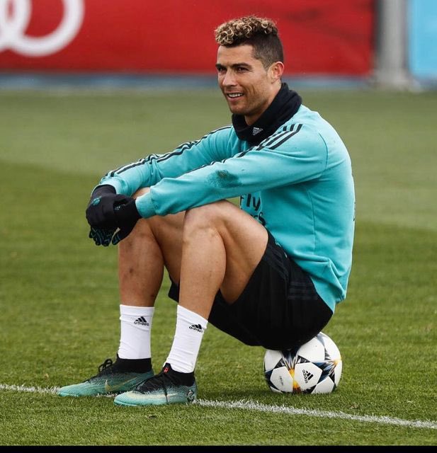 seethztx's tweet image. Aura                                                 Laura