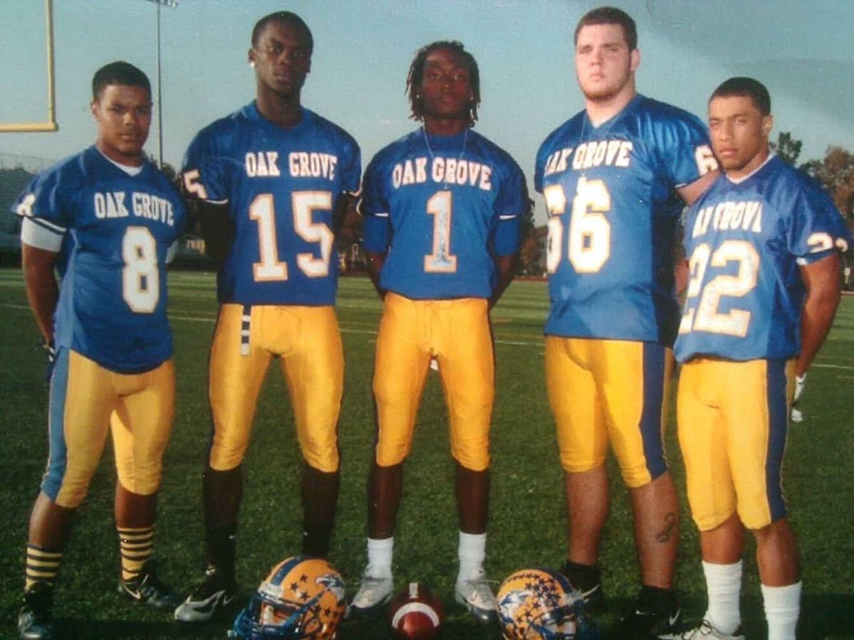 jabari_carr's tweet image. Back where it all started! 🦅 Oak Grove Assistant HC &amp;amp; OC. This community raised me—now it’s time to give back. I’m all in to restore the pride &amp;amp; tradition our students deserve.
South Side, let’s work! 🦅🏁 #FlyEaglesFly #TheGrove #SanJose #Homecoming