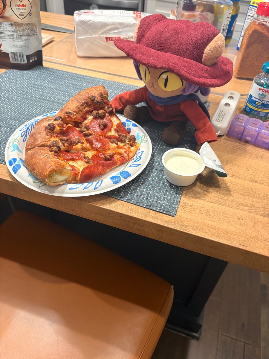 SuitQueen tweet media