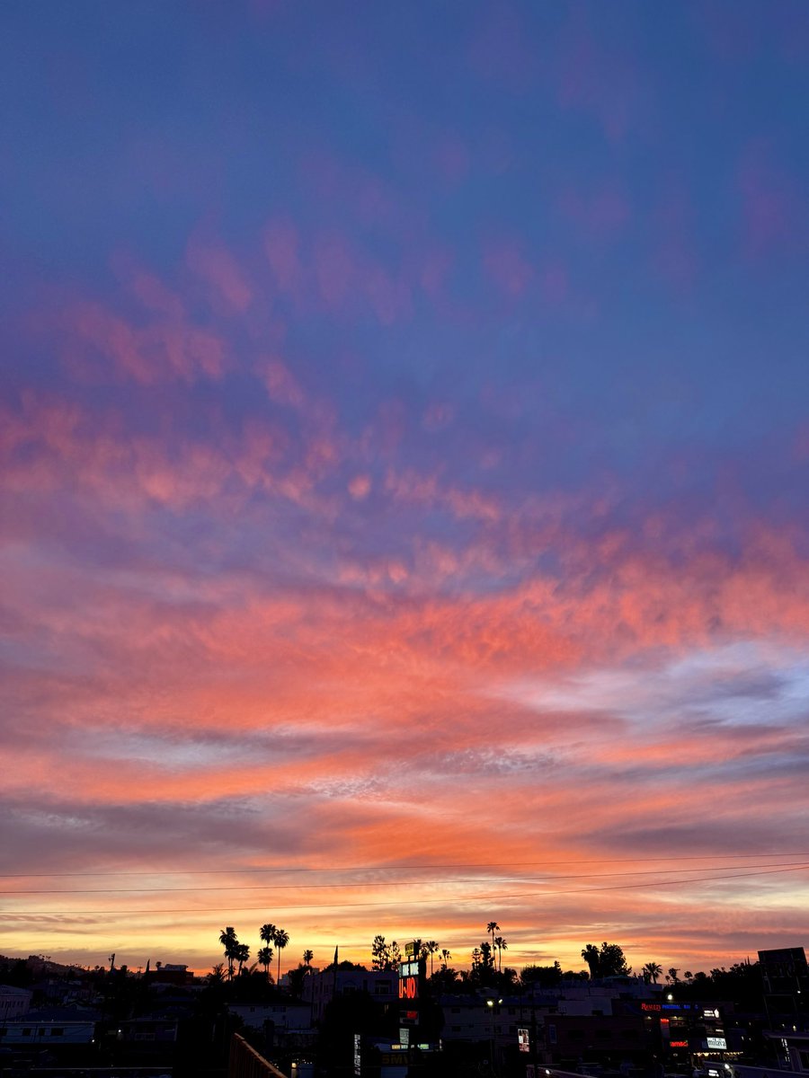 ErikSmalls's tweet photo. Pretty great sunsets lately! https://t.co/r2AXYuShmA