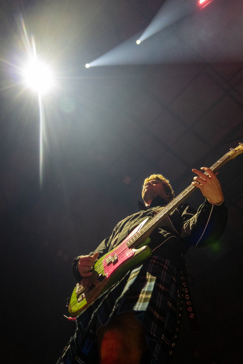 thnkofmehigh's tweet image. this tour is crazy what do you mean i got to see 5sos from angles like this