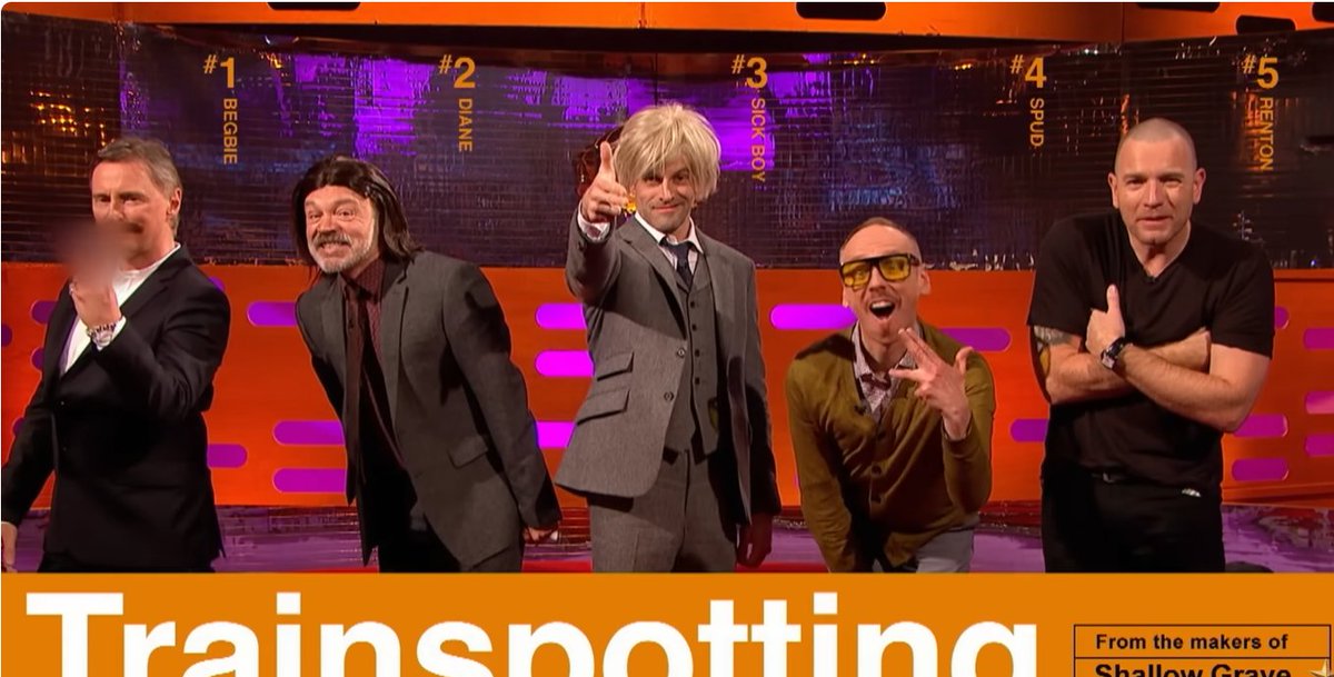 gustygodoy's tweet photo. Trainspotting cumplió 30 tacos y el squad fue a The Graham Norton Show a hacer sus gracias y recrear el icónico poster, hasta acá es más de lo mismo, lo que me llamó la atención es que Norton ventiló que  Ewan McGregor no le habló 10 años después de filmar "The Beach". https://t.co/fnWyc8BvCL