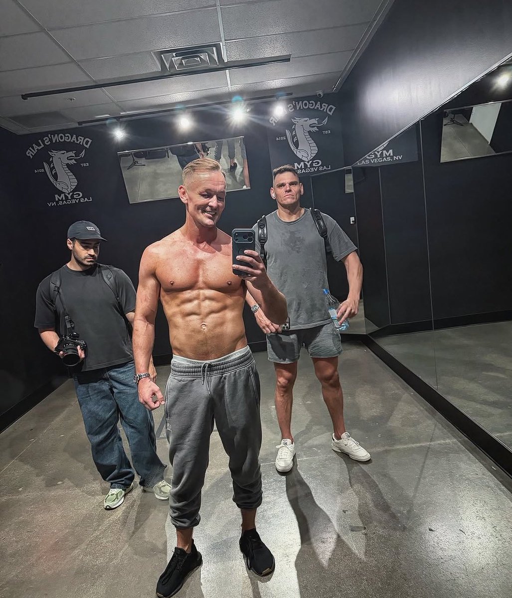 Roman Reigns SZN 💥 tweet media