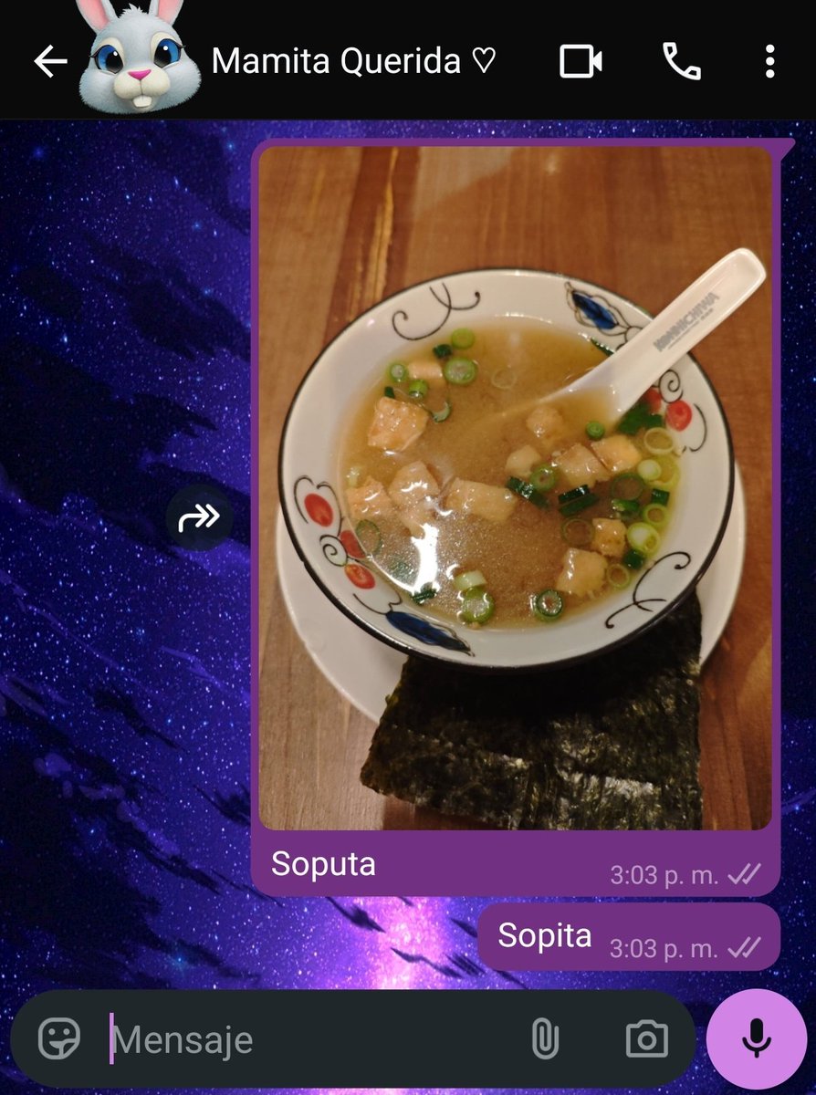 When escribes mientras comes @.@: