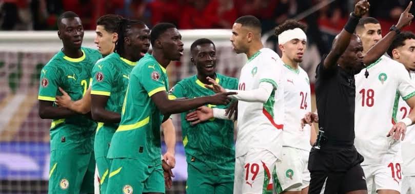 #BREAKİNG

Dans son mémoire d'appel motivé, le Sénégal ne se limite pas à demander l'annulation de la décision rendue par le jury d'appel de la CAF et à la protection de son trophée. En effet, le Sénégal a également introduit une demande de "condamnation aux dépens". Cette