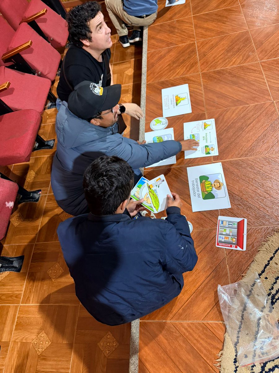 ProcultivosAndi's tweet photo. 🧑‍🌾🐝 En #Nemocón, Cundinamarca, avanzamos con la Alianza entre agricultores y apicultores, fortaleciendo la corresponsabilidad y promoviendo sistemas productivos más sostenibles en el campo colombiano.
#AgriculturaSostenibleEnAcción #CuidAgro #SPMF https://t.co/k3uHD4JQrz