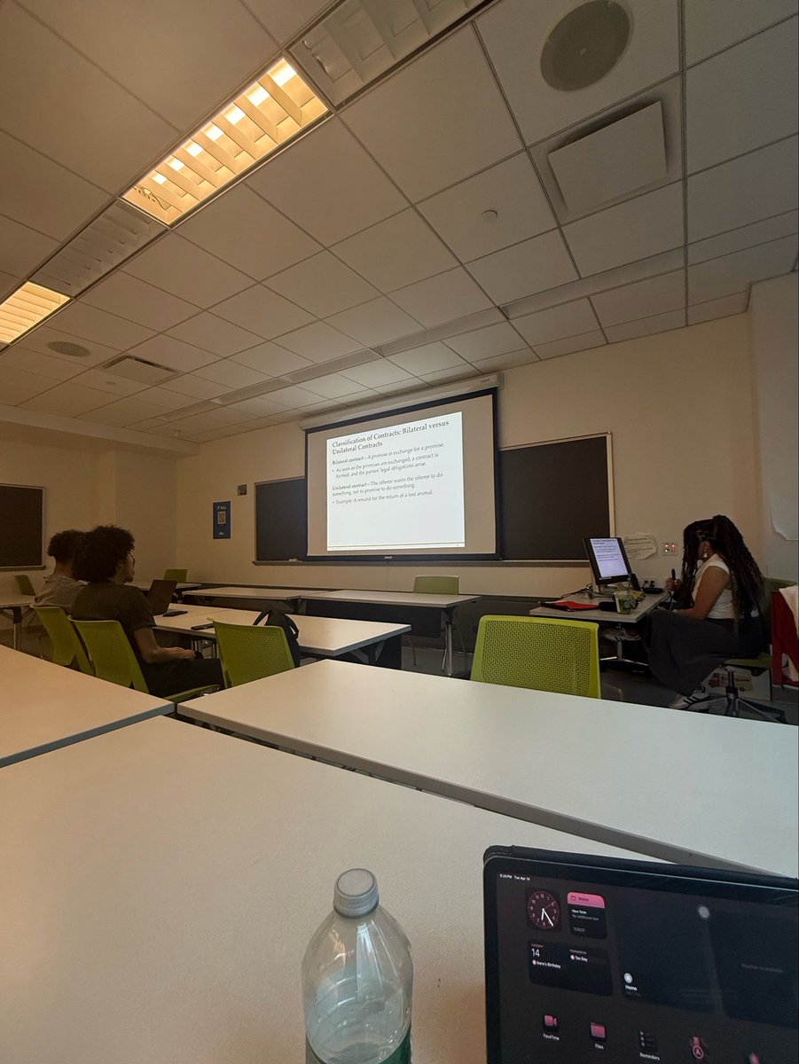 kaydenciaga⋆.ೃ࿔*:･ tweet media