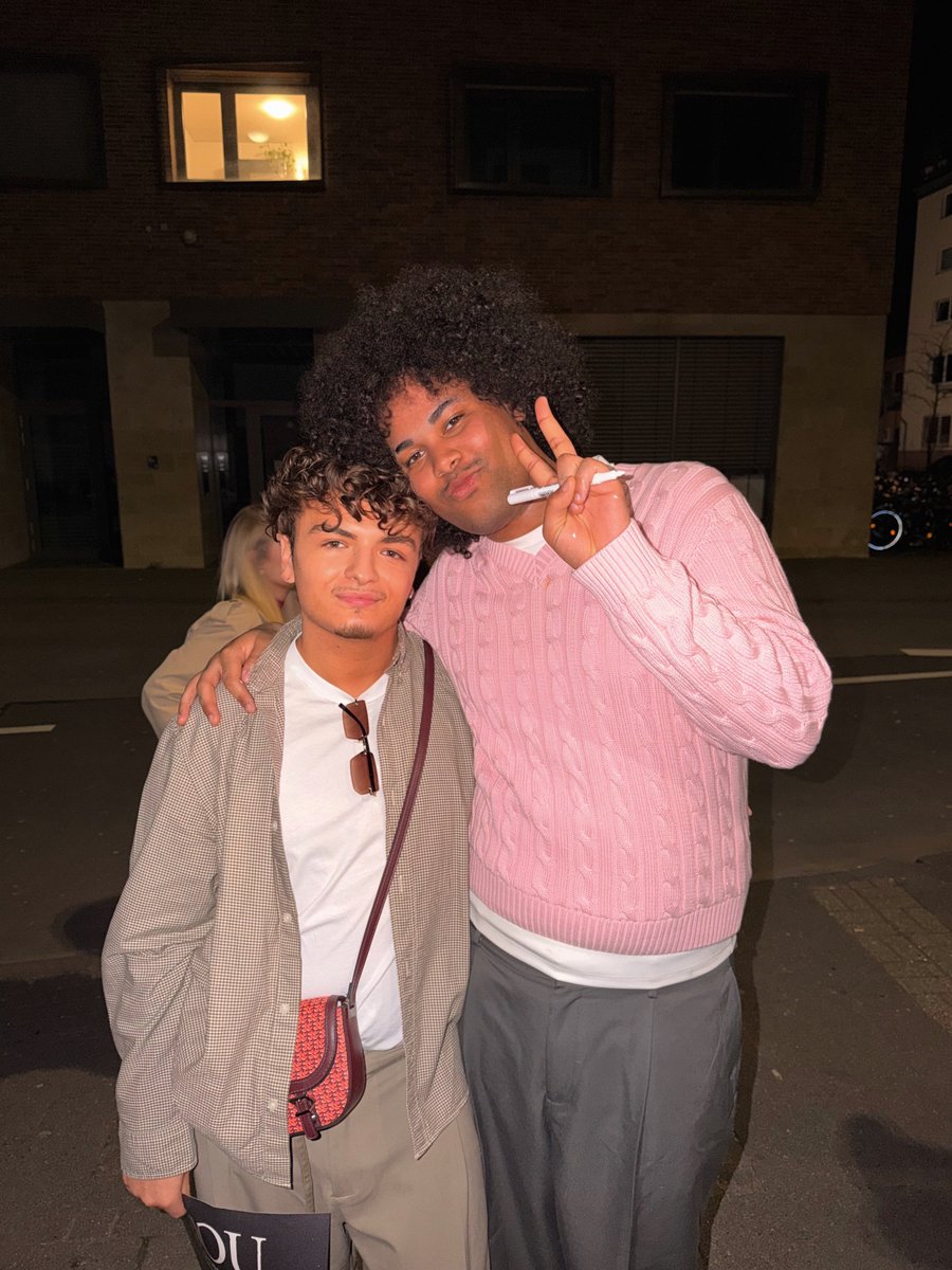 ★ PURE THIQUE ★ tweet media