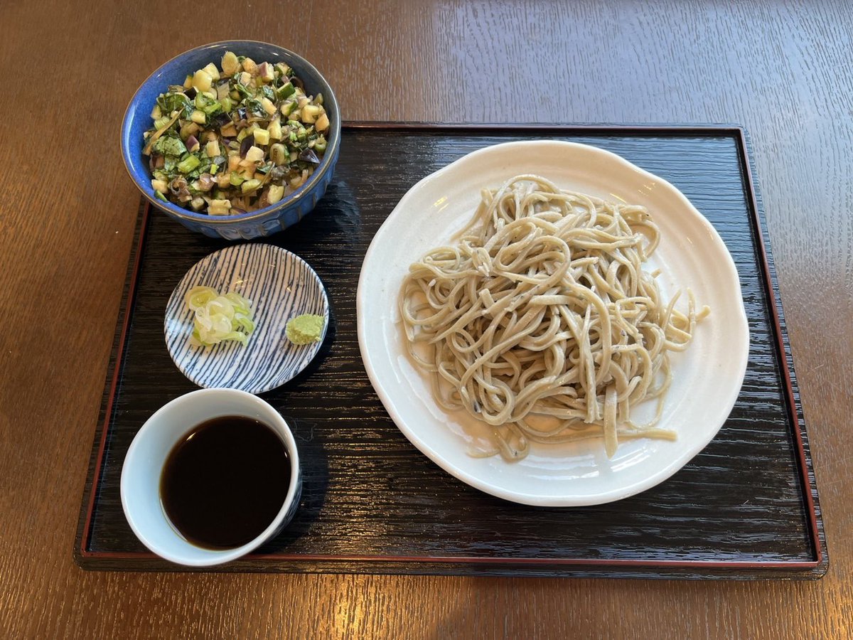本日よりお得なセットメニューが登場
夏野菜ごはんともり蕎麦のセットです。
かしわ抜き付きもあります。
詳細は当店ホームページをご覧ください。
#鶴居村
#村の小さなそば屋たまゆら
#新メニュー