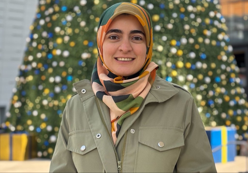 اکبر به فارسی tweet media
