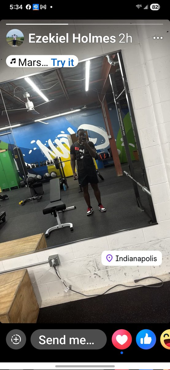facebook.com/share/1NCYNjBW…  <a href="/EzekielHolmes33/">Ezekiel Holmes</a> still grinding. 
#UFL #NFL #CFL
#cantstopwontstop
#Godsfavor
#ILLINIalumni
#Huskyalumni