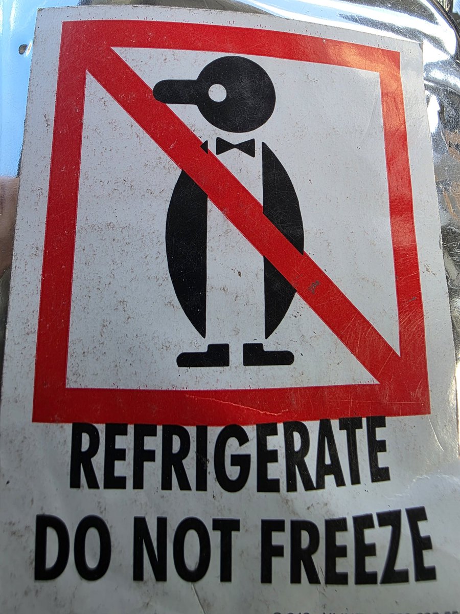 gilv's tweet image. WTF? Did I miss a memo?  When did a symbol for "No Penguin" 🐧 mean "Do Not Freeze"🚫❄️ ????
Half a second I thought this shipment had "no penguins inside" - this is the strangest shit.  #shipping #logistics