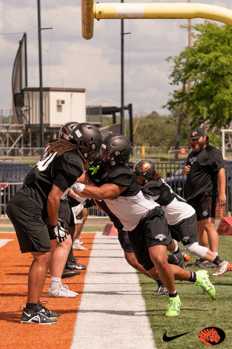 ECUTigersFB's tweet photo. Been in the lab…. 🧪 

#BeTheStandard #TheChase https://t.co/fHhrDLwKAM