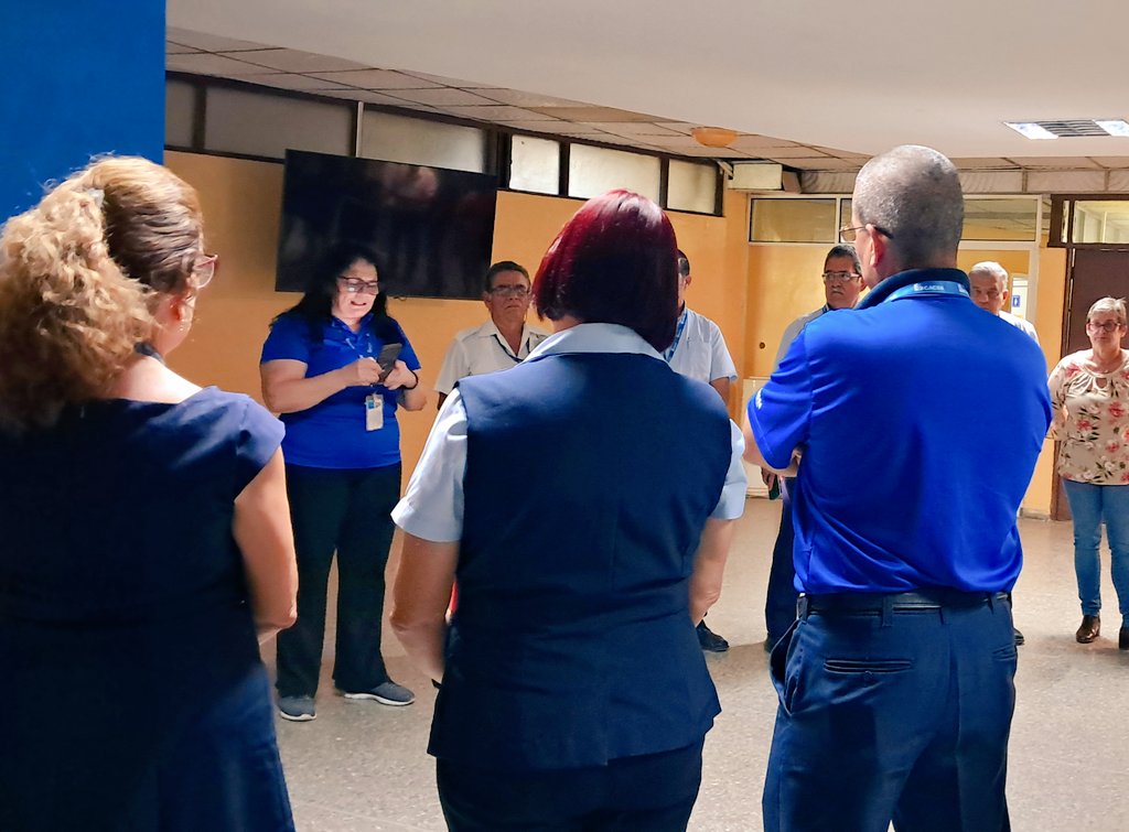 LaCACSA's tweet image. ✈️ | CACSA patentizó su compromiso con la Revolución y convocó al desfile por el 1ro de Mayo en acto oficial con sus trabajadores, donde se dio lectura a la Convocatoria de la #CTC

#LaPatriaSeDefiende desde cada puesto de trabajo; unidos con vocación, lealtad y firmeza 🇨🇺🇨🇺🇨🇺