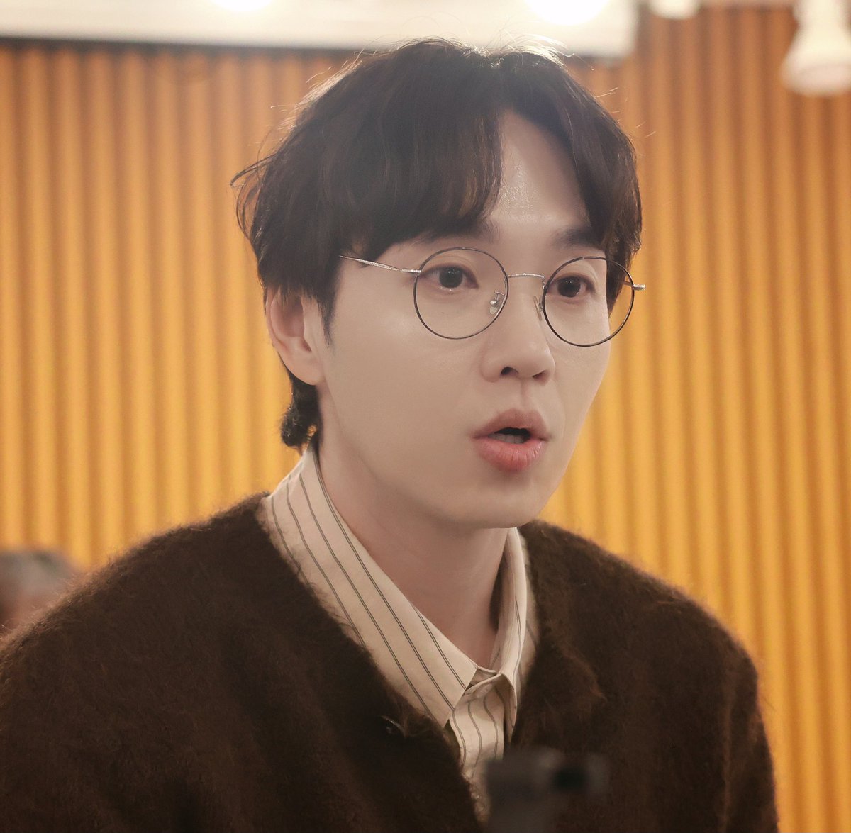 trilly_0705's tweet photo. 새로쓰임 팬사인회 그저 보고싶어서
#이석훈 https://t.co/4srFiPasV3