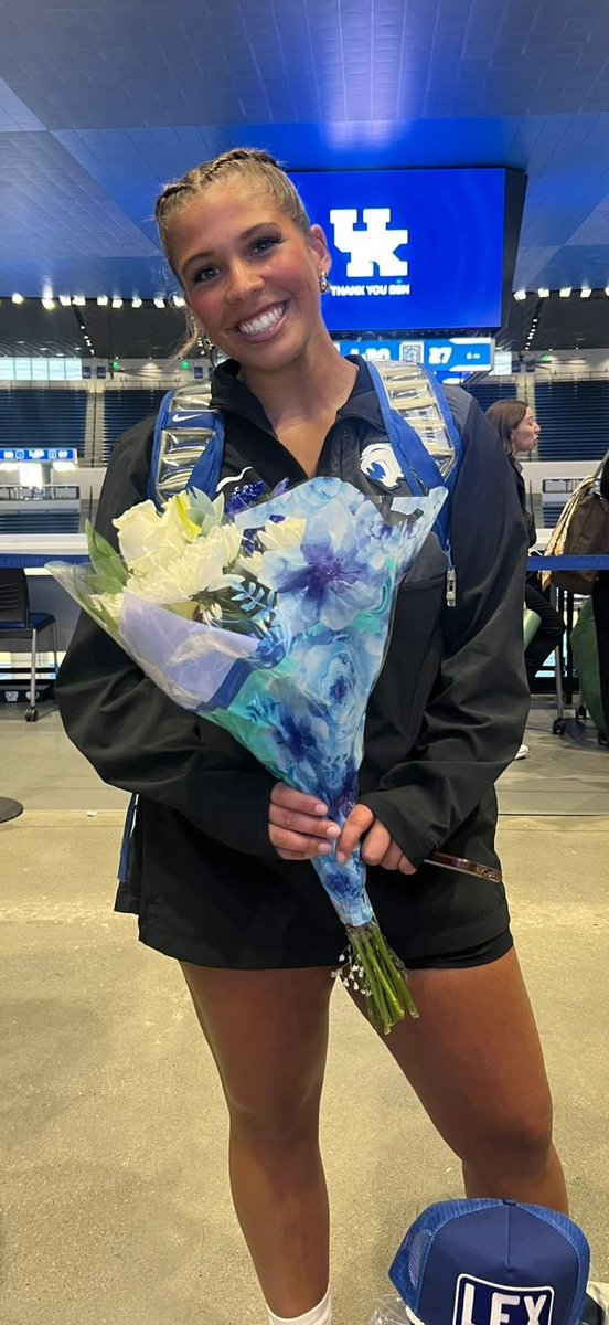 ShellyNealy3's tweet photo. Next up - National Championship 💙🤍GO CATS!!!💙🤍 #25 https://t.co/b9DXAwE4CT