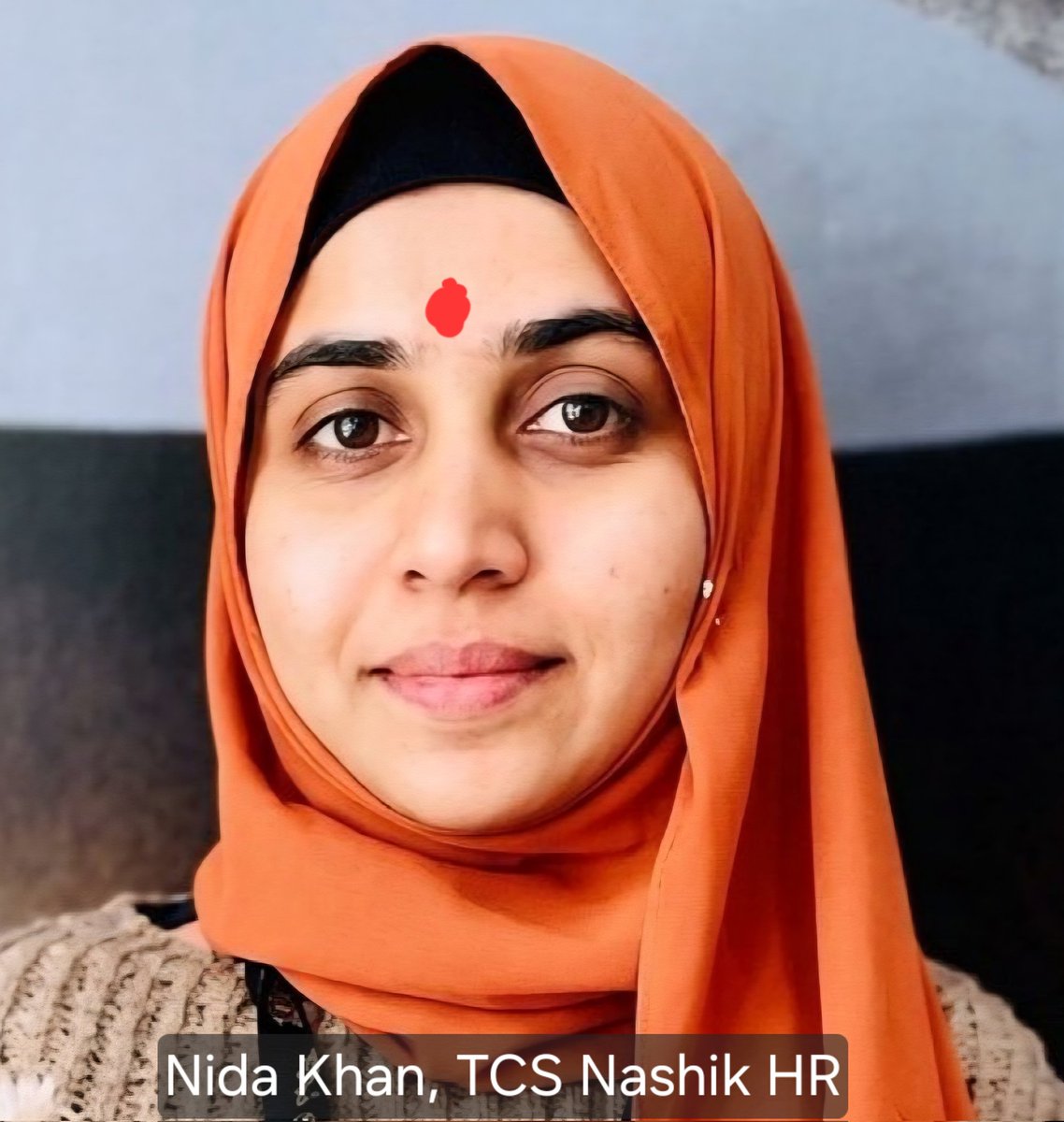 Hindusheadingtomuseums? tweet media