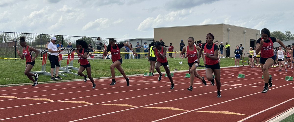 raysouth_track's tweet image. 🚨Raytown South JV Relays! One of the best days of the year! 🔥

#fastcards