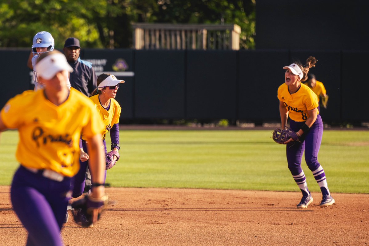 ecu__softball's tweet image. E2| all tied up after 2 

ECU: 1
UNC: 1

#GoPirates | #WeBelieve