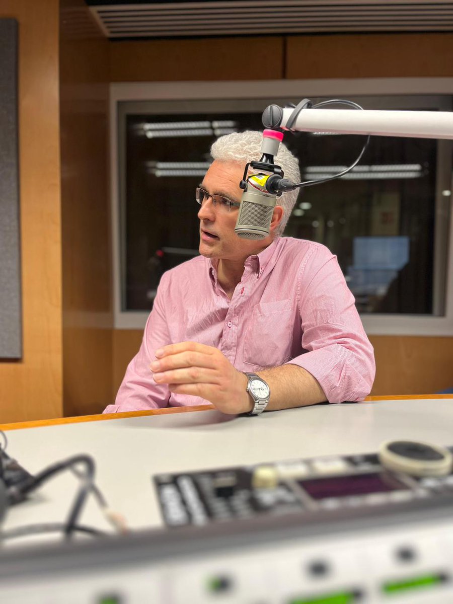 uamradiofm's tweet photo. 🏛️✨ Hoy en #VocesDeLaUAM platicamos con el Mtro. Roberto Padilla, nuevo Director de la División de Ciencias y Artes para el Diseño (CyAD)👏🎓🎬🖌️
.
#UAM #15AñosUAMRadio 
#VocesDeLaUAM #CyAD 
#DiseñoUAM https://t.co/C6YoDStHSA
