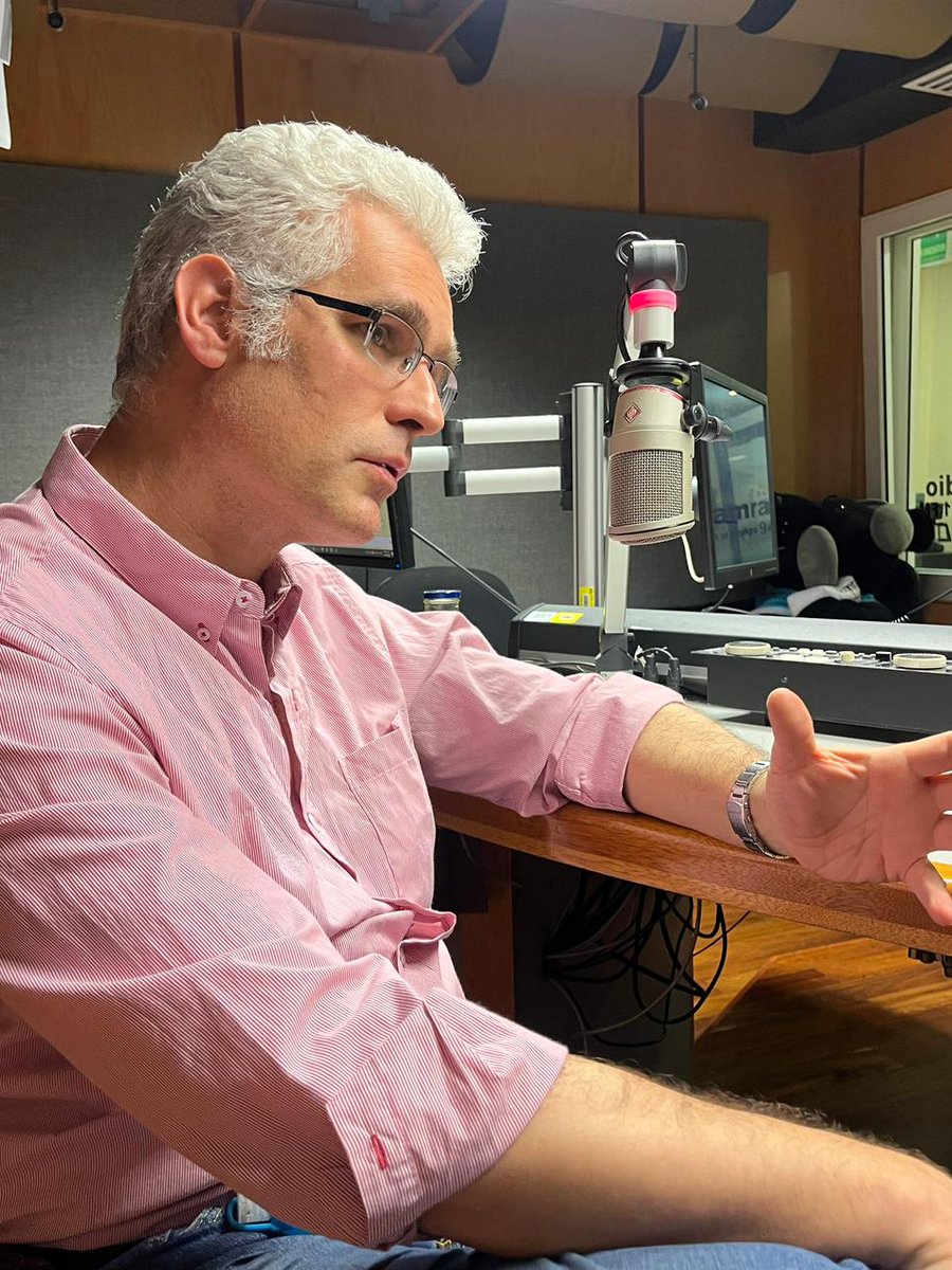 uamradiofm's tweet photo. 🏛️✨ Hoy en #VocesDeLaUAM platicamos con el Mtro. Roberto Padilla, nuevo Director de la División de Ciencias y Artes para el Diseño (CyAD)👏🎓🎬🖌️
.
#UAM #15AñosUAMRadio 
#VocesDeLaUAM #CyAD 
#DiseñoUAM https://t.co/C6YoDStHSA