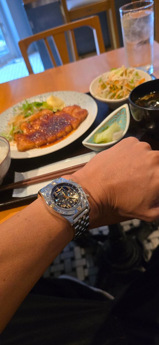2001Knt's tweet photo. 🍖ニクノマット🍖

#腕時計 #BREITLING #クロノマット https://t.co/1tgafnoQP8