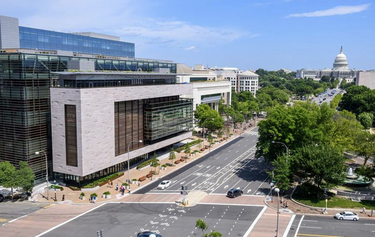 PoetsAndQuants's tweet image. The Carey EMBA blends immersive global learning with applied leadership experiences to help executives grow and lead with confidence.

Read more: hubs.ly/Q04bS1QP0

@JHUCarey

#sponsored #EMBA #executiveMBA #business #Global # Leadership