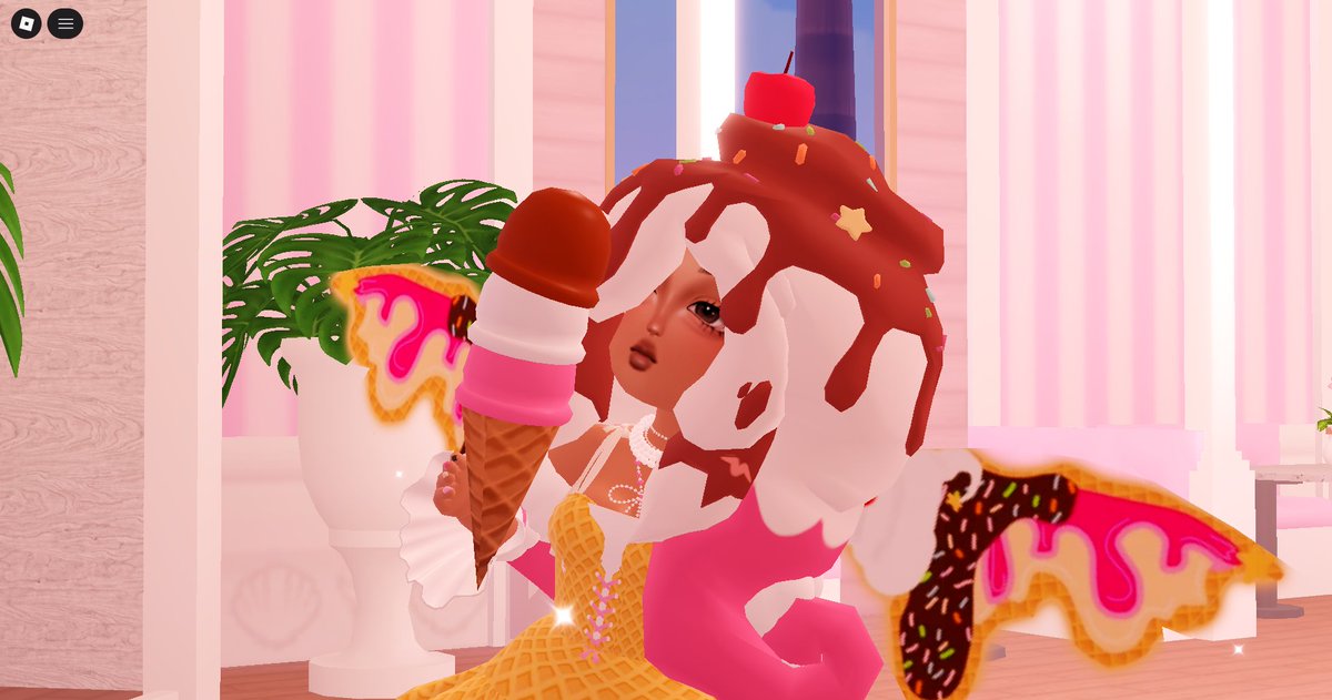 RoyaltyFreeCoco's tweet image. This is your reminder to treat yourself, too! 🍨✨

I stole @NeitoOffline 's wings for this fit! Bro got that talent frfr!

Remember: It's always ok to treat yourself! No harm in a wee bit of self love!!

#Royalehigh #RHTC #icecream