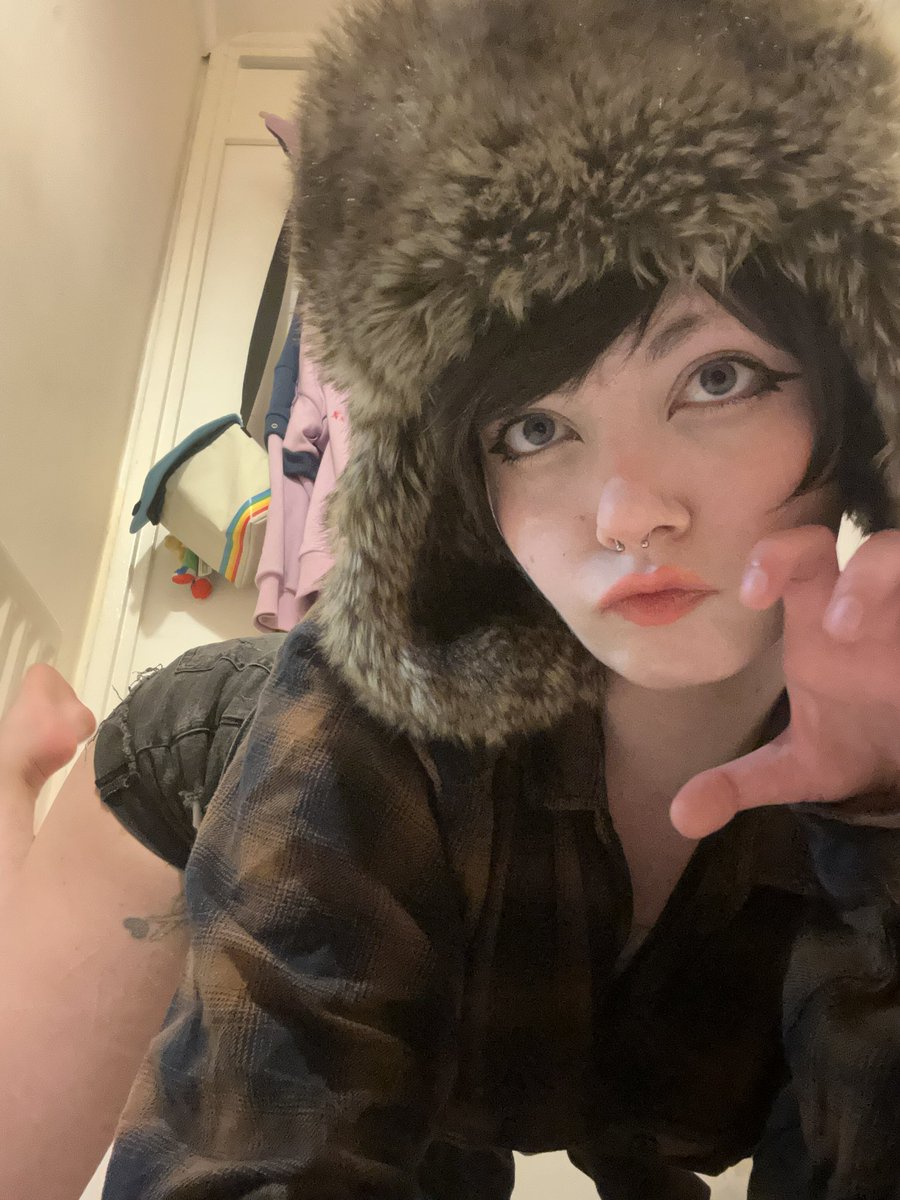 indigoshyy's tweet image. rawrrrr XD u dumb tinies are suuuuch lozersss lololol !!!
#gts #sizetwitter #giantess