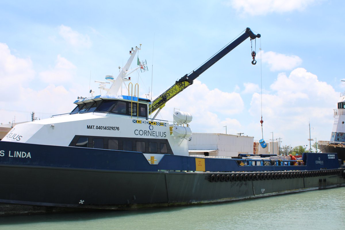 AgapitoCeballos's tweet image. ⚓️ Puerto Isla del Carmen l El movimiento de carga y descarga de diversos materiales en muelles del recinto portuario, es un referente de la capacidad operativa para atender las necesidades del sector petrolero. #Apicam #GobiernoDeTodos.