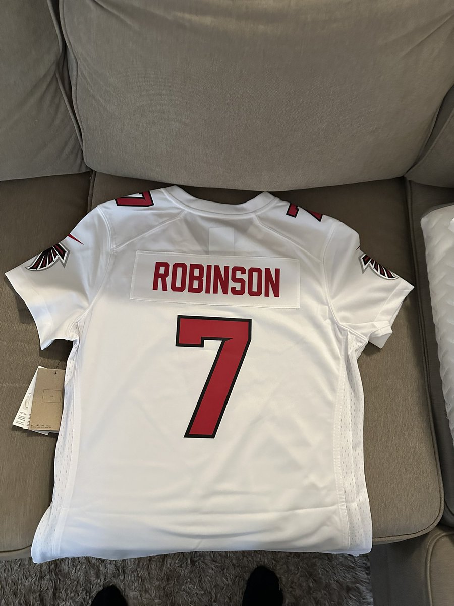 A M B E Z Y tweet media