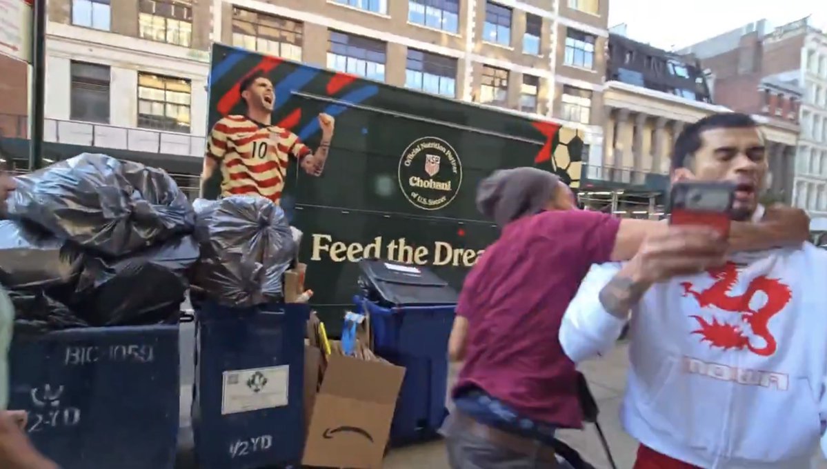 BENZO-KAZOOIE tweet media