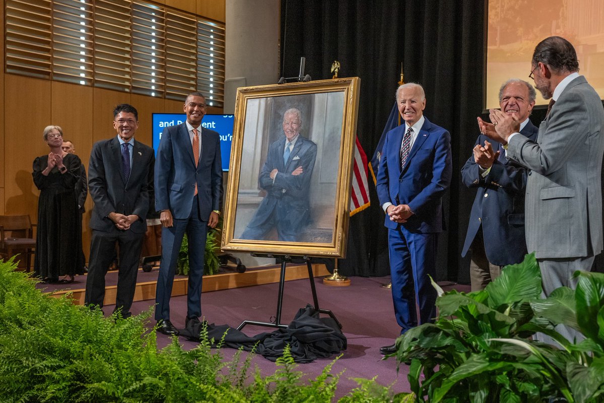 Governor Kathy Hochul tweet media