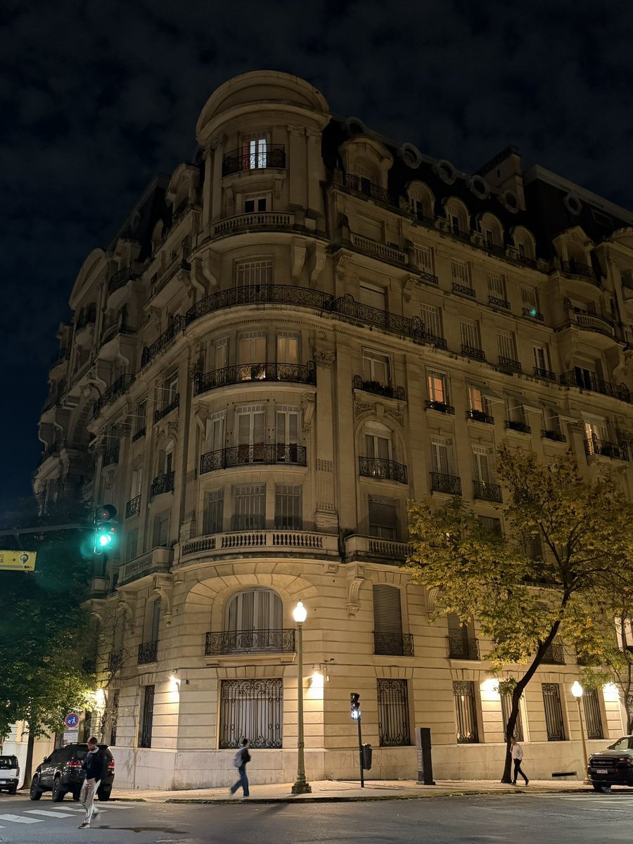 Buenos Aires de noche tampoco tiene sentido