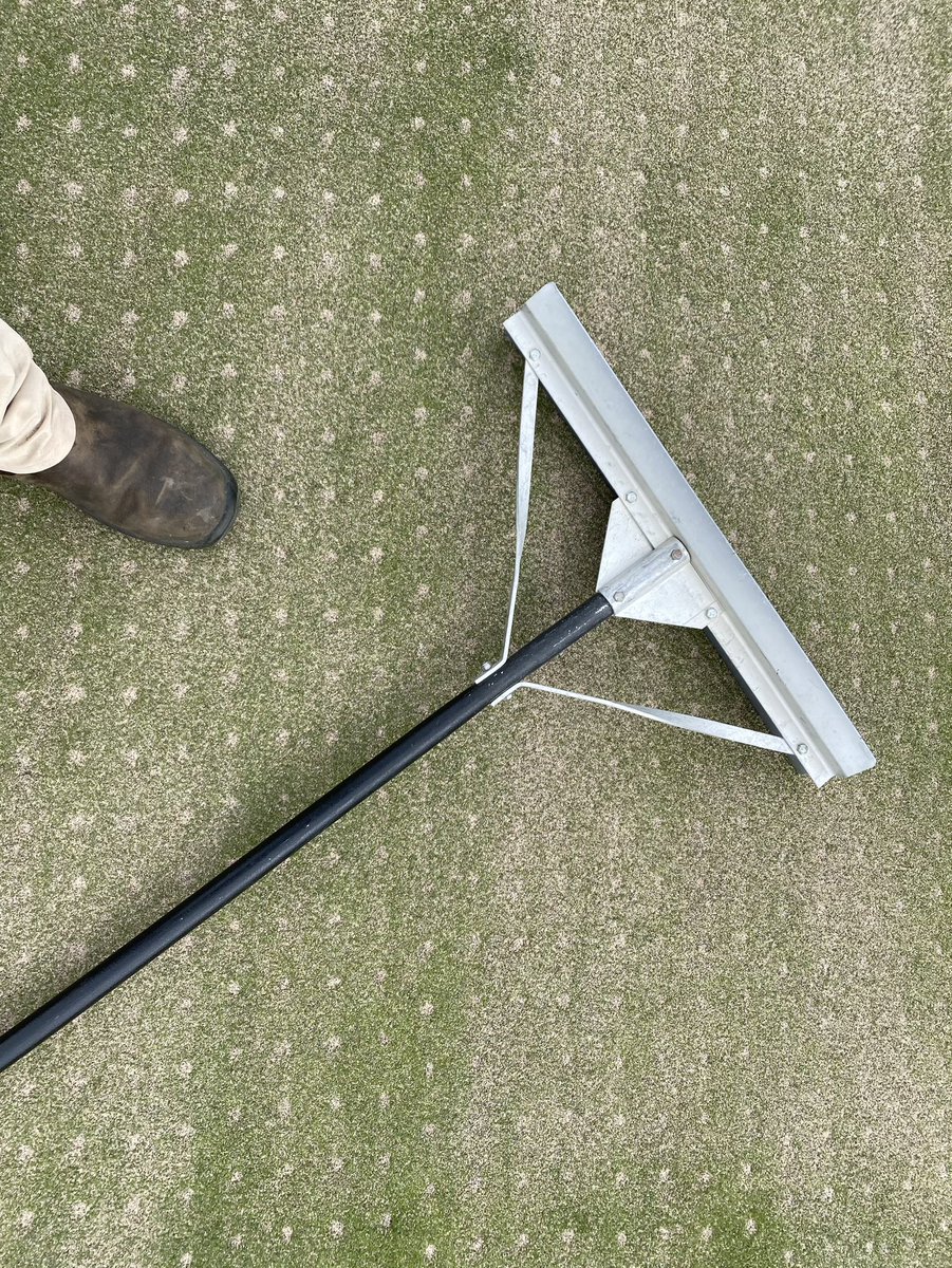 GriffithsJayson's tweet image. Book ended by rain to start the day we hit the “window” with our stored dry sand…little PG getting some OM2 treatment…not always depth but surface…we use the vertidrain for the deep dive…Lute is fast plus a broom, blow and roll. @Rockinsince57 #Dilution #Pollution