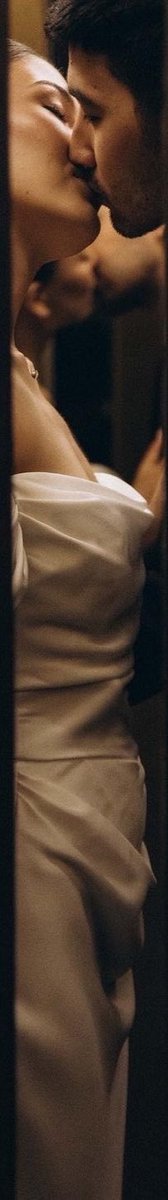 والمتعه يُمكن 
إرتشافها أيضاً 
من شَفتينْ تحكيانّ .